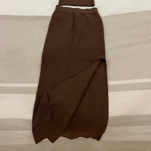 Brown Skirt and Top Set - Picture 2 of 2
